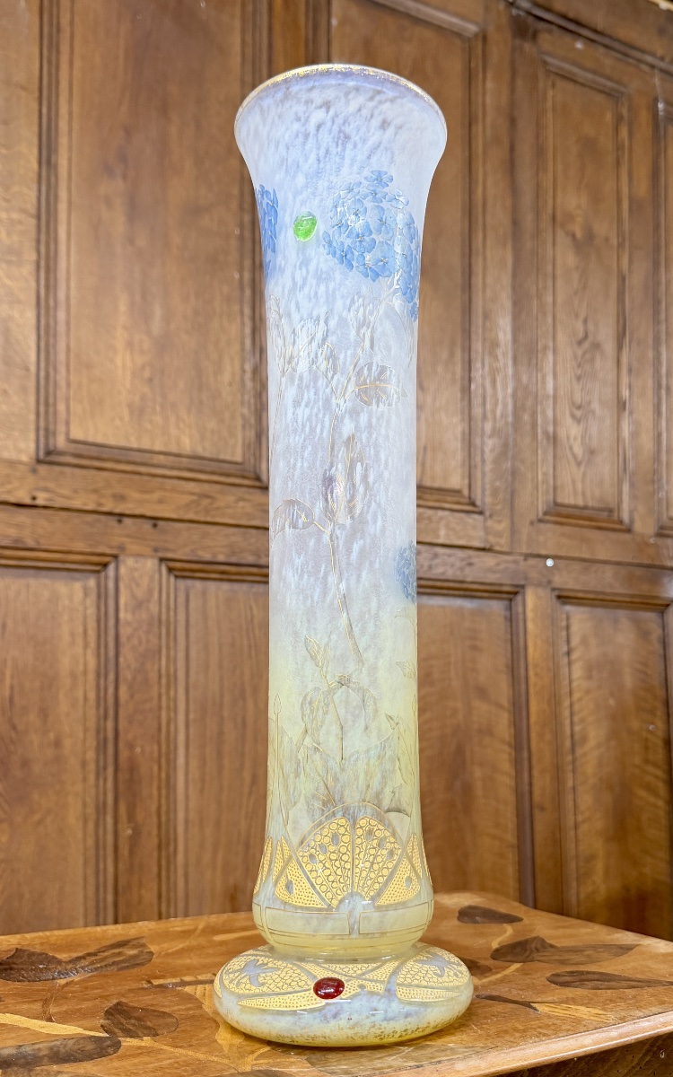 Daum Nancy - Important And Rare Vase With Hydrangeas And Cabochons. Art Nouveau Period