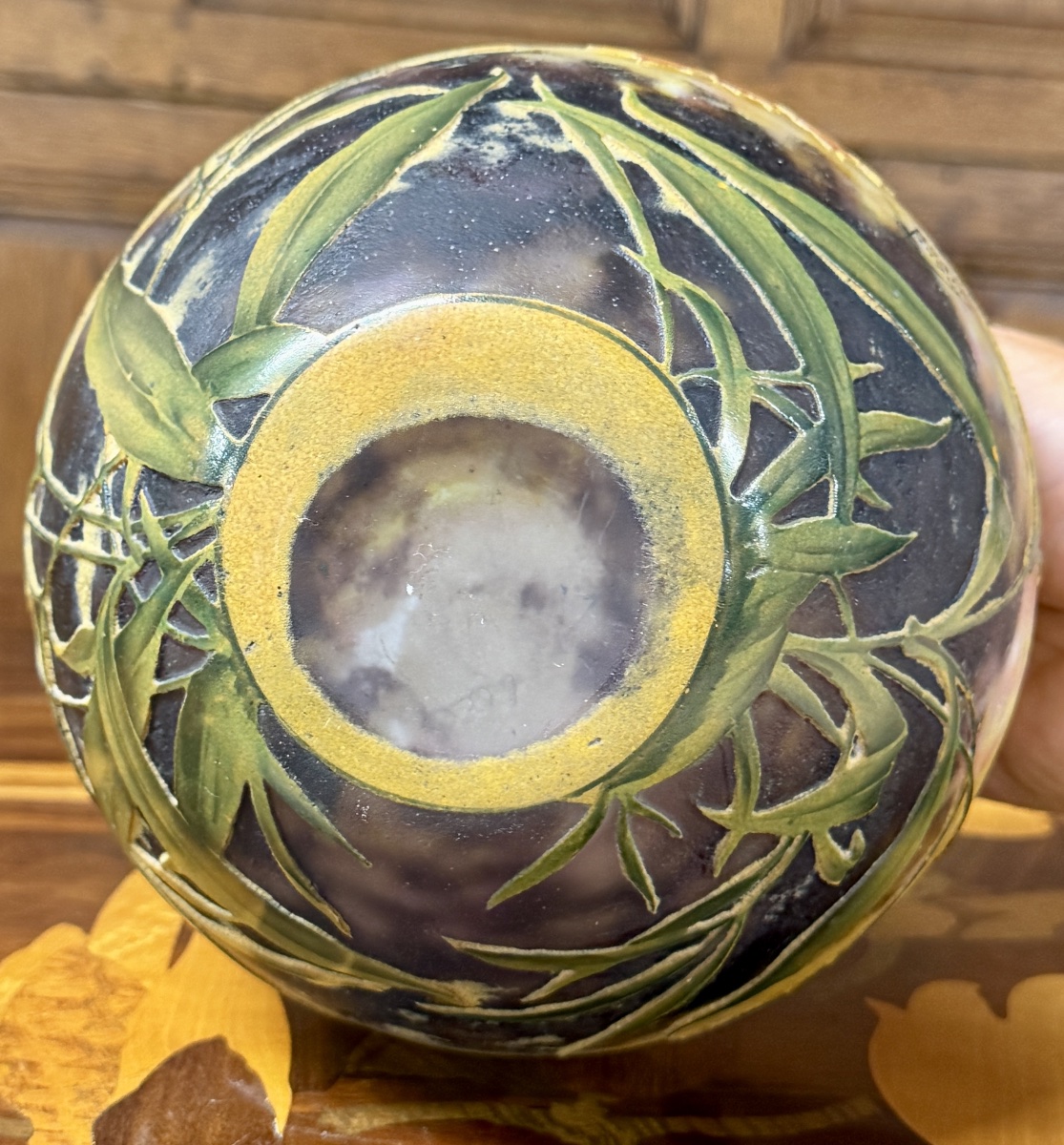Daum Nancy - vase boule à décor d’Arnica en verre émaillé, époque Art Nouveau-photo-2