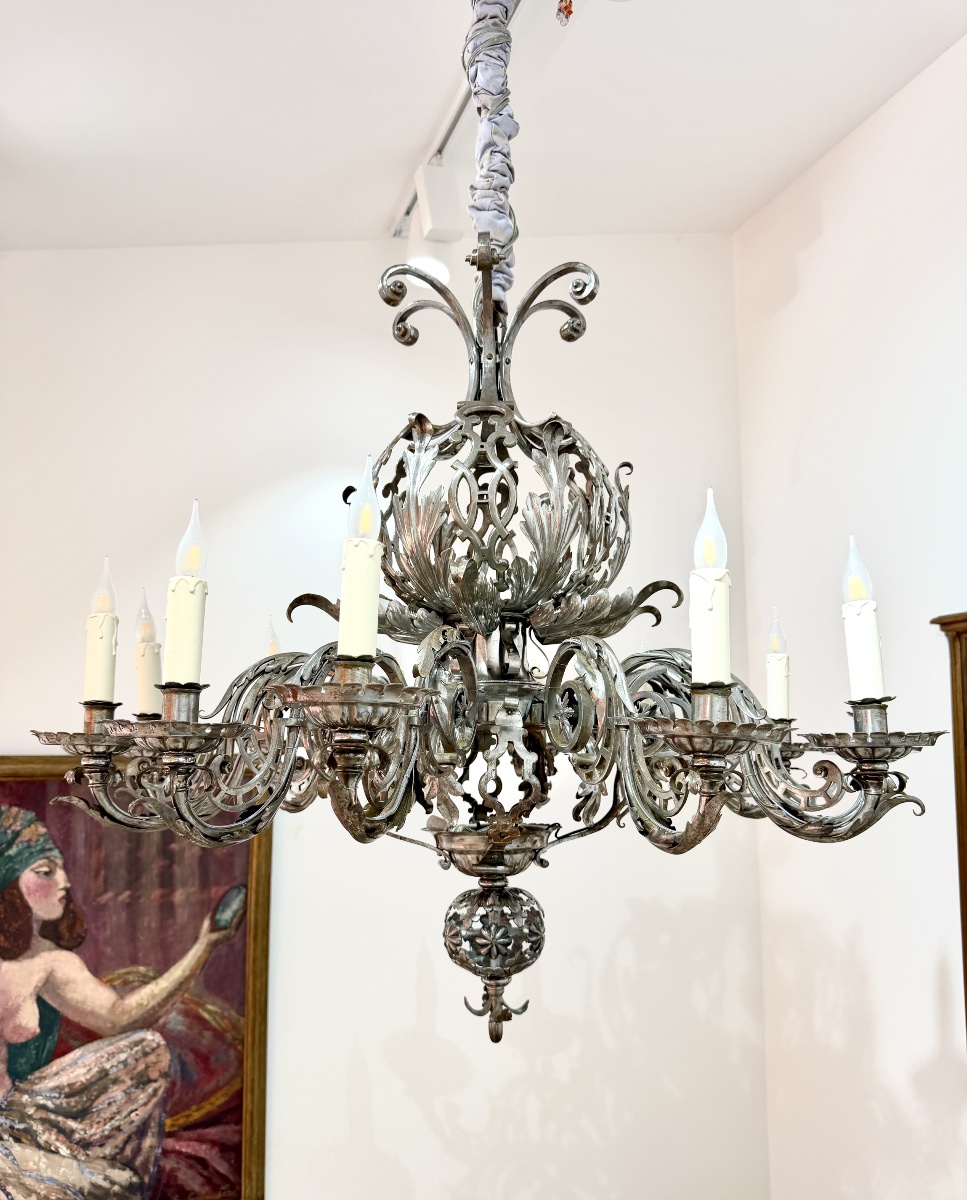 Important Lustre en fer forgé vers 1900 à douze bras de lumières. Parfait état -photo-3