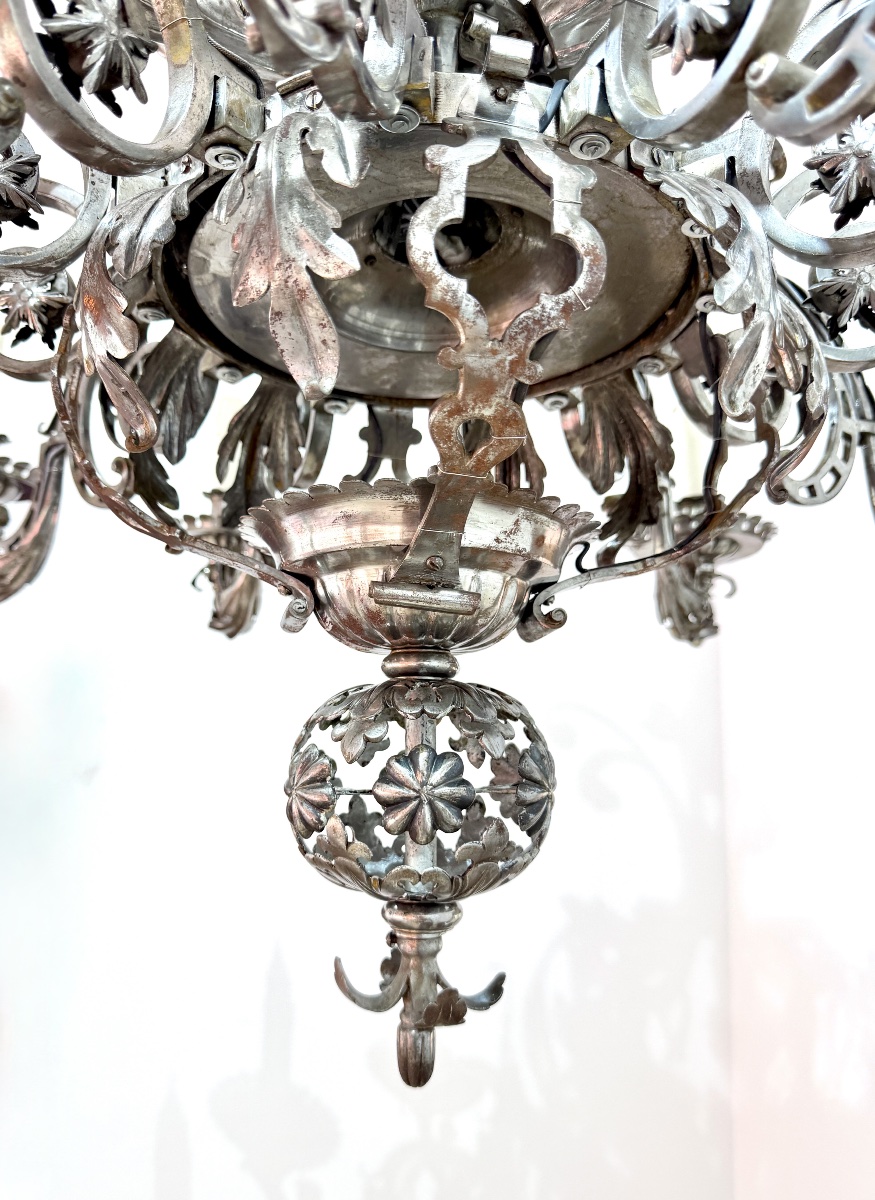 Important Lustre en fer forgé vers 1900 à douze bras de lumières. Parfait état -photo-4