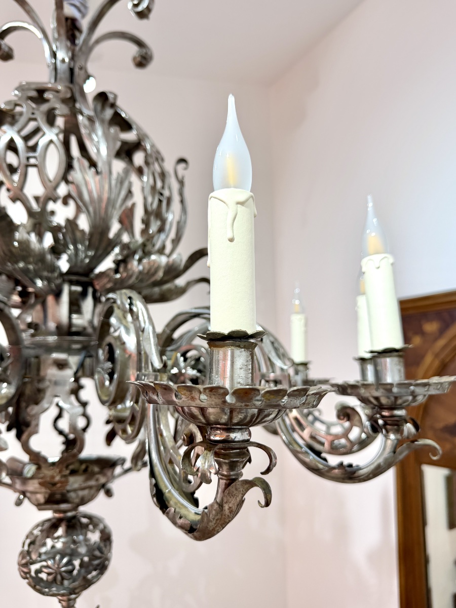 Important Lustre en fer forgé vers 1900 à douze bras de lumières. Parfait état -photo-1