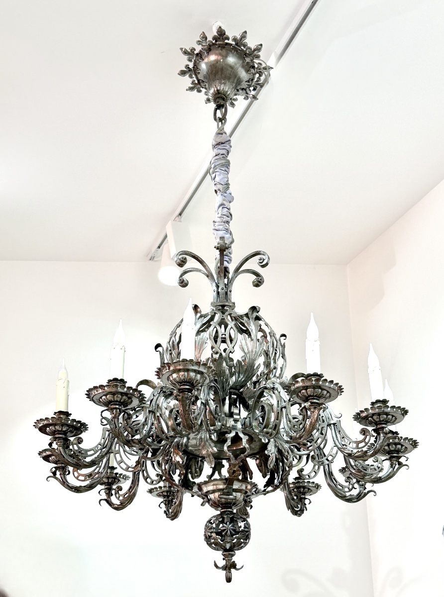 Important Lustre en fer forgé vers 1900 à douze bras de lumières. Parfait état -photo-4