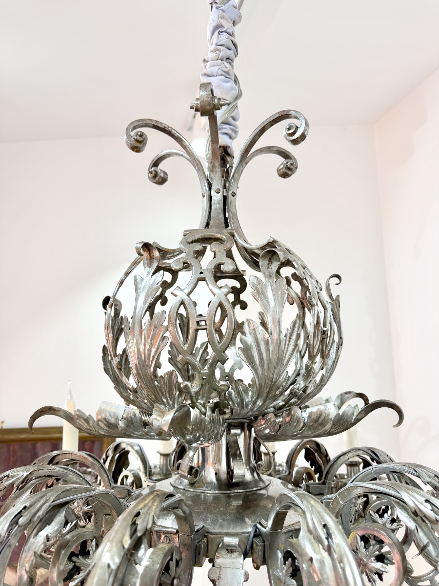 Important Lustre en fer forgé vers 1900 à douze bras de lumières. Parfait état -photo-5