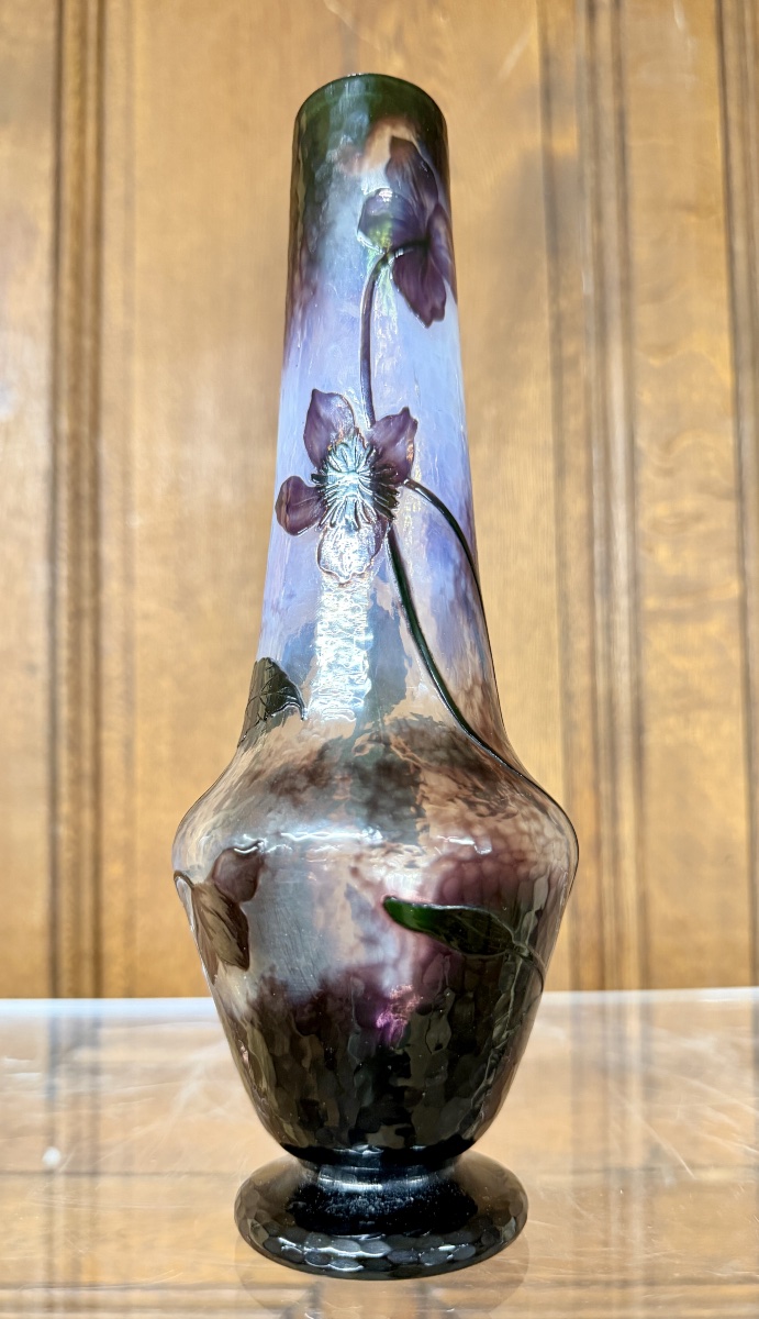 Daum Nancy - vase martelé à décor d’anémones violettes. Époque Art Nouveau-photo-3