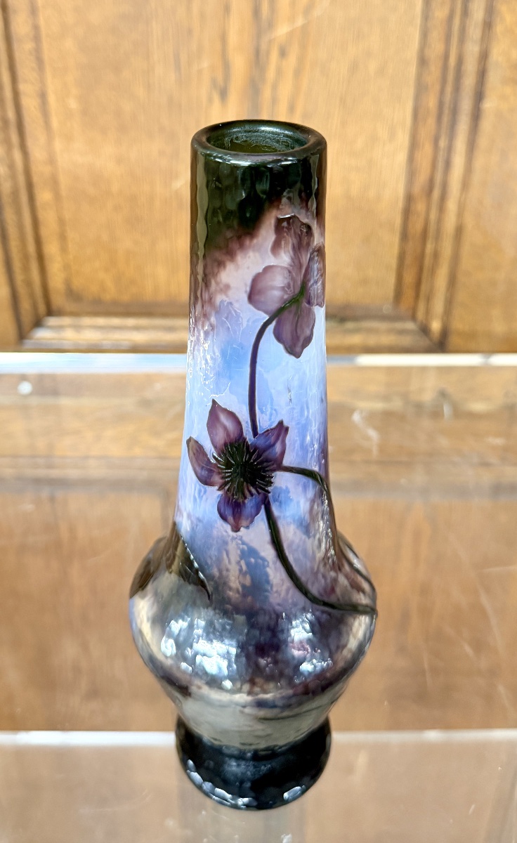 Daum Nancy - vase martelé à décor d’anémones violettes. Époque Art Nouveau-photo-4