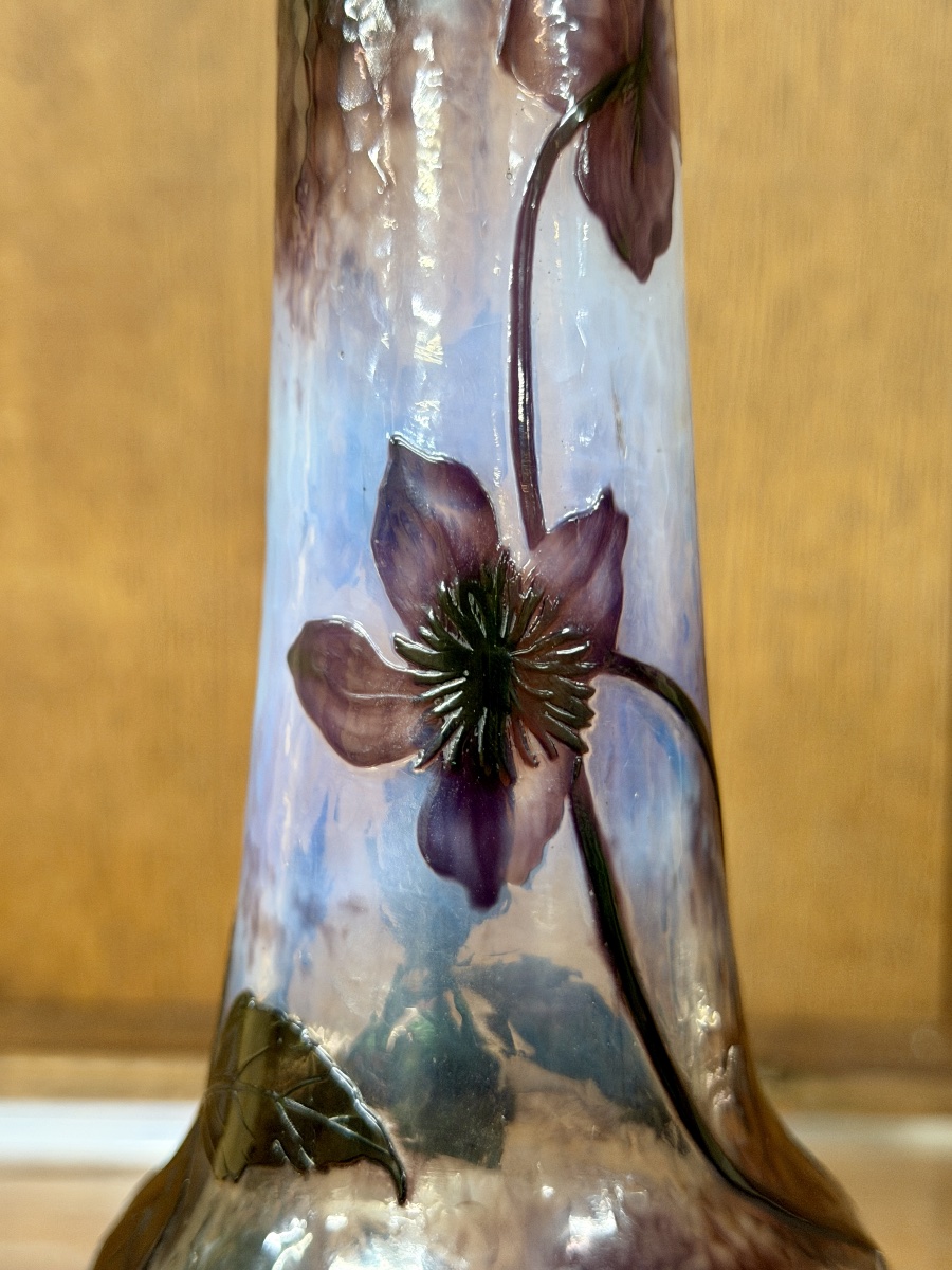 Daum Nancy - vase martelé à décor d’anémones violettes. Époque Art Nouveau-photo-7