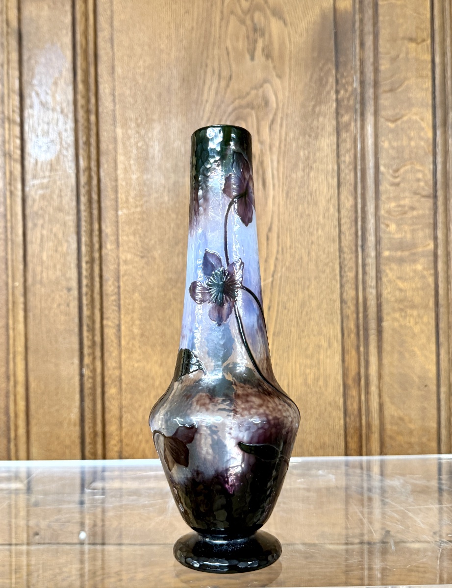 Daum Nancy - vase martelé à décor d’anémones violettes. Époque Art Nouveau-photo-8
