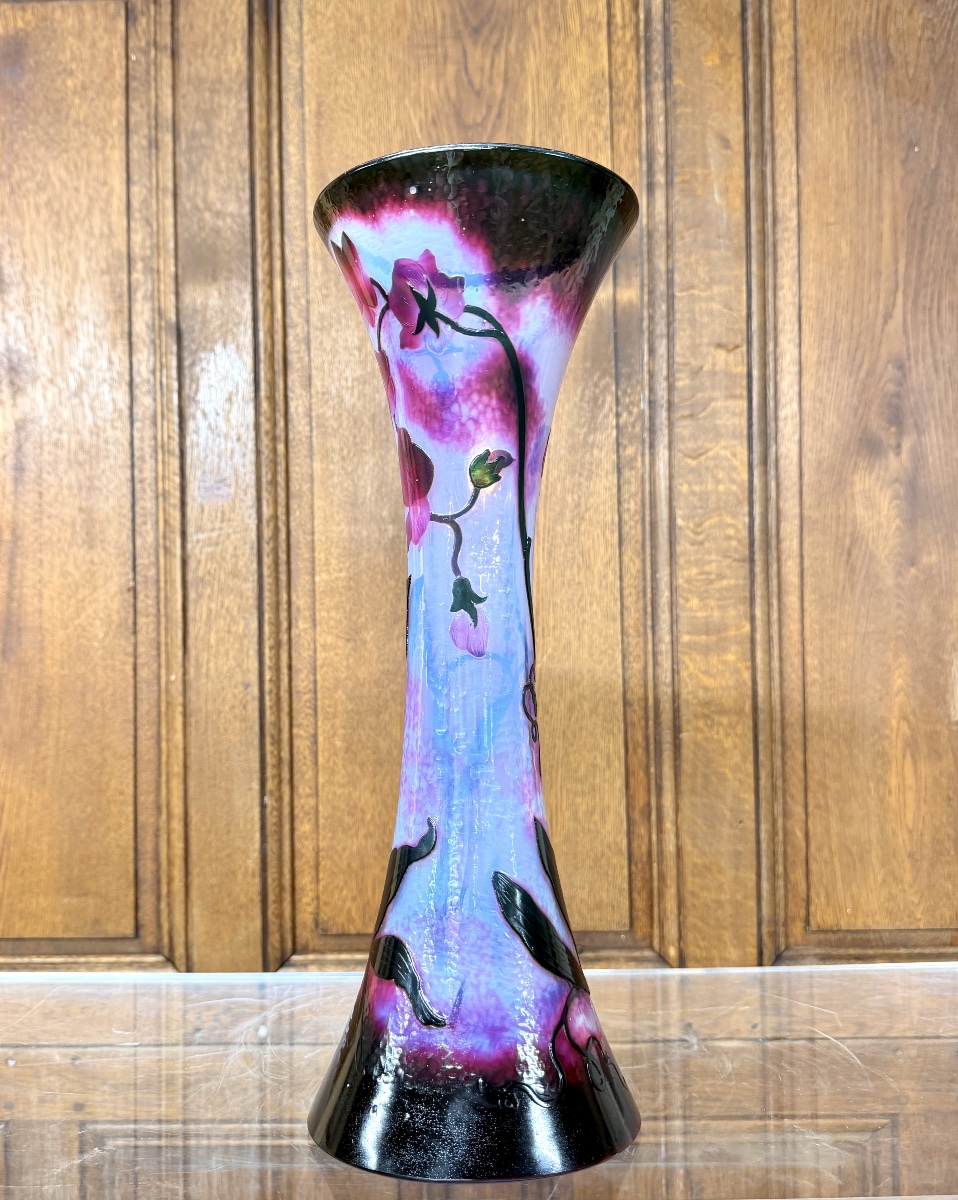 Daum Nancy - Large Hammered Vase In A Diabolo Shape With Sweet Peas. Art Nouveau-photo-2