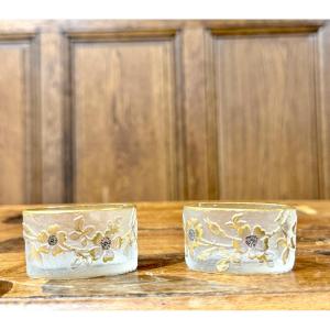 DAUM NANCY - PAIRE DE Petits SALERONS EN VERRE ÉMAILLÉ ET DORÉ. ÉPOQUE ART NOUVEAU