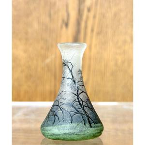 Daum Nancy - petit vase à décor de paysage sous la pluie dit « pluviose ». Époque Art Nouveau