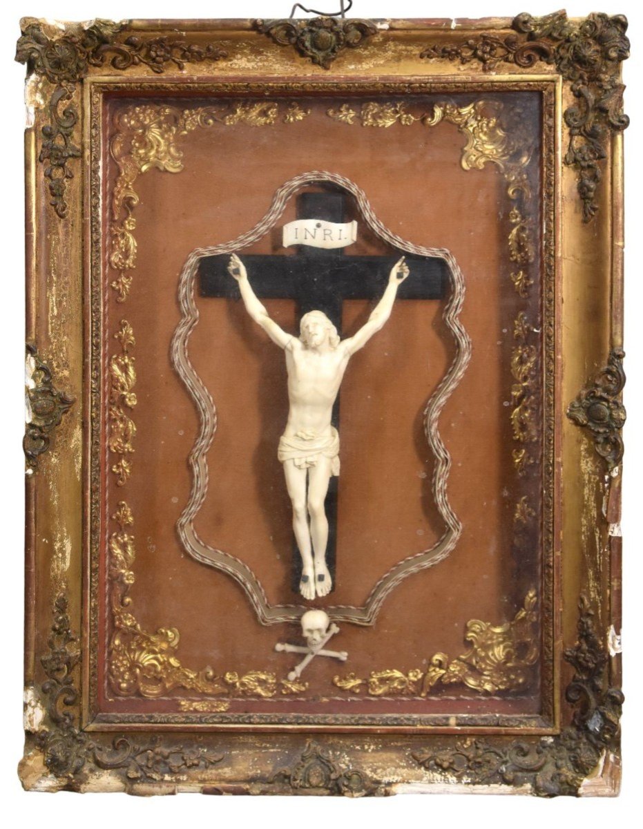 Crucifix Janséniste Au Memento Mori Dans Son Cadre Bois Et Stuc Doré XIXème
