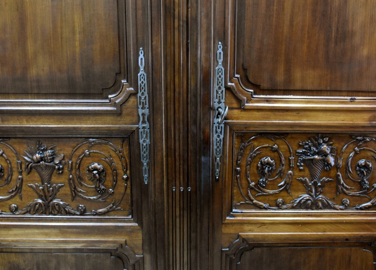 Bordelaise Castle Cabinet In Solid Mahogany From The 18th Century-photo-3