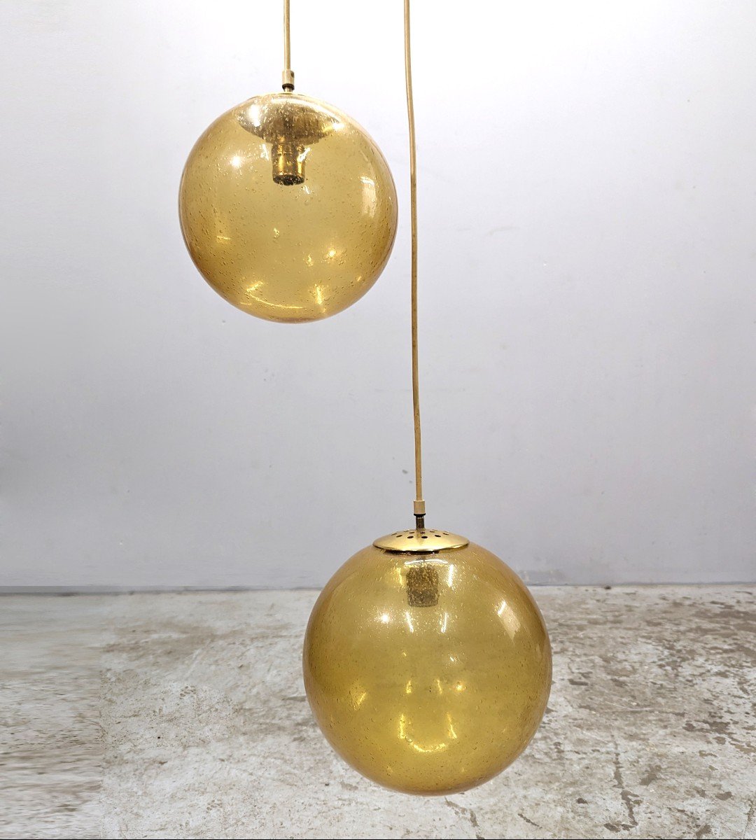 Lustre Composé De 5 Boules Suspendues En Verre Coloré Bullé Orange De Dimension Hauteur 290 Cm -photo-3