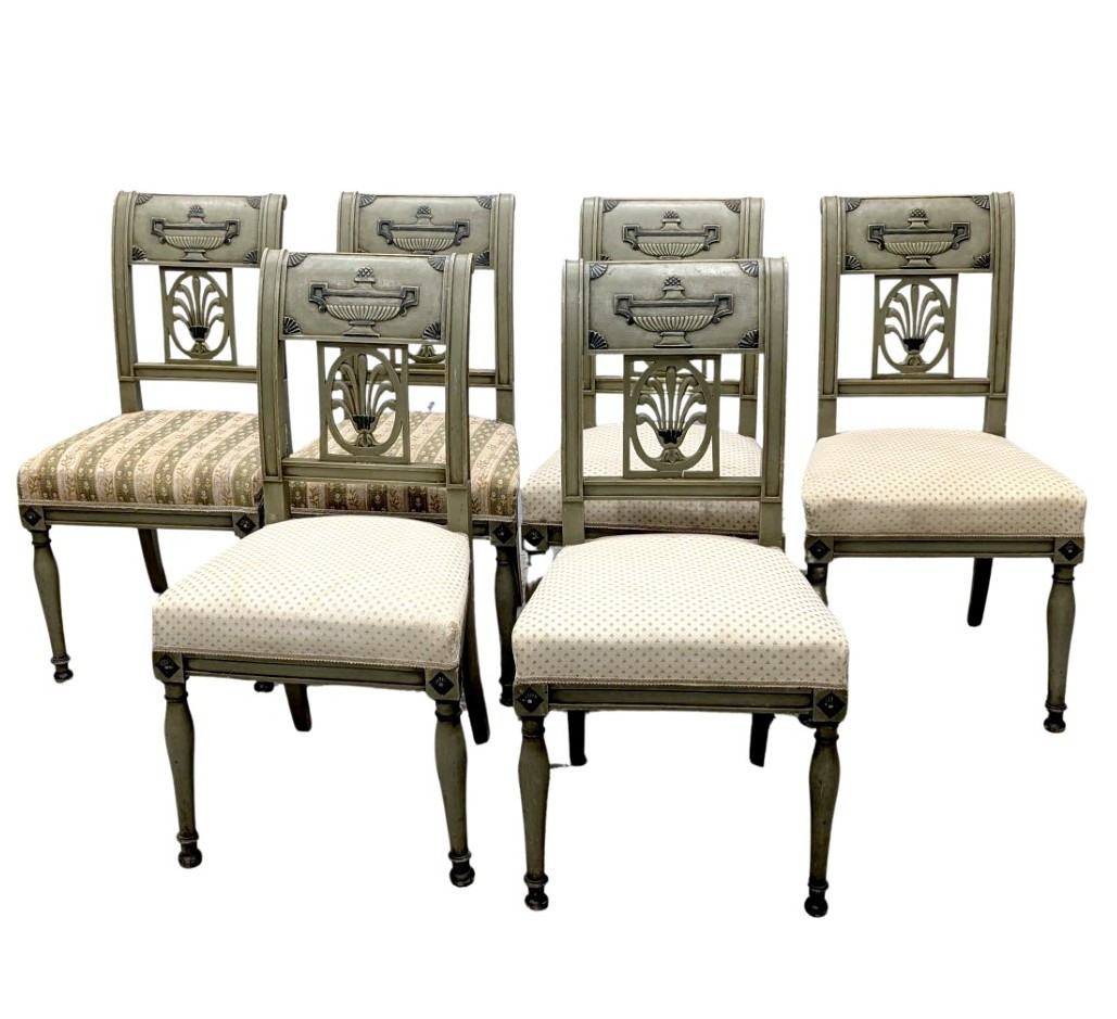 Série de 6 chaises laquées de style Directoire