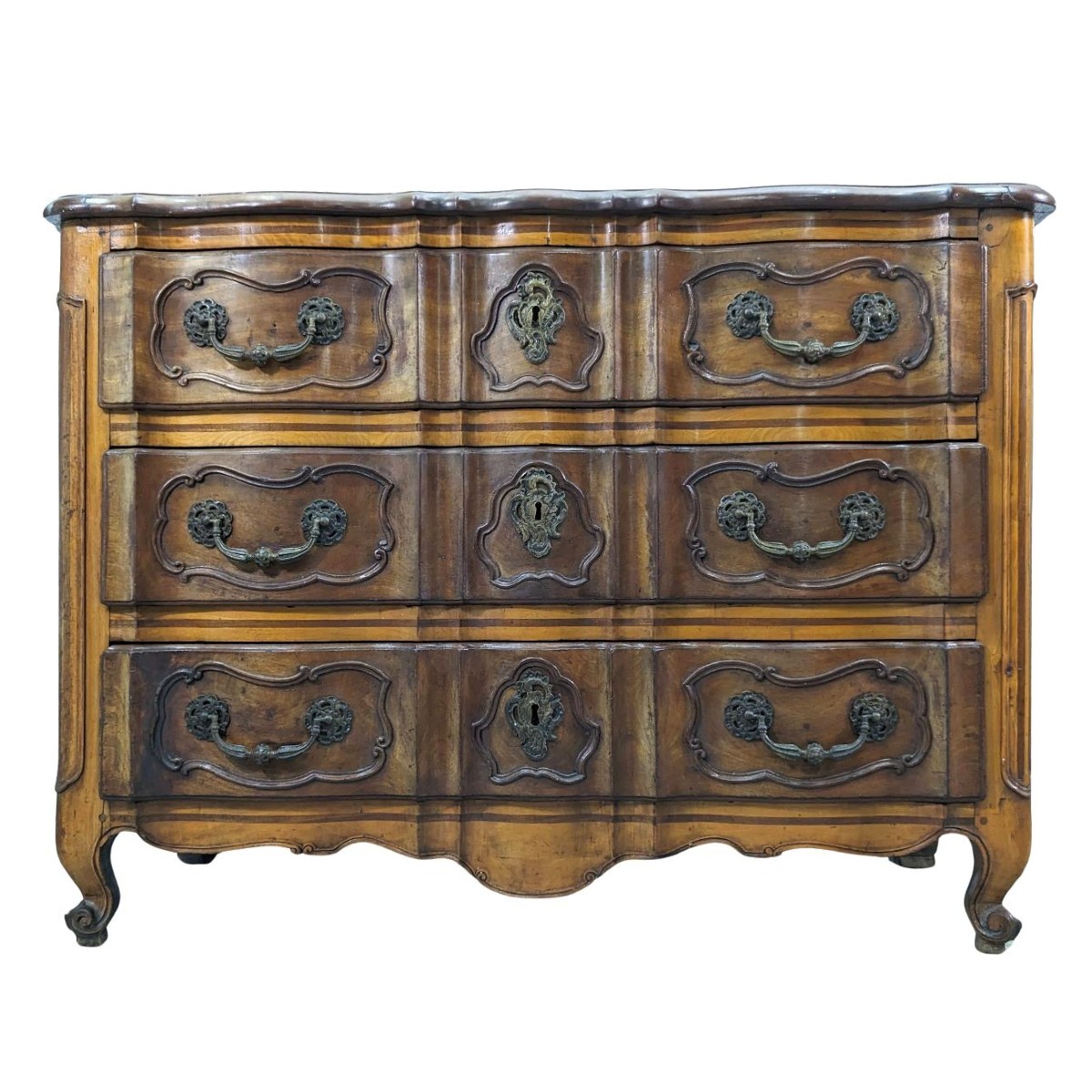 Commode arbalète galbée noyer époque XVIIIème