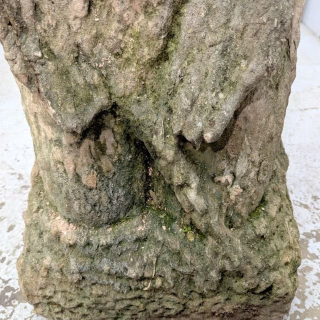 Figure masculine agenouillée – Sculpture expressionniste en pierre XXe siècle-photo-3