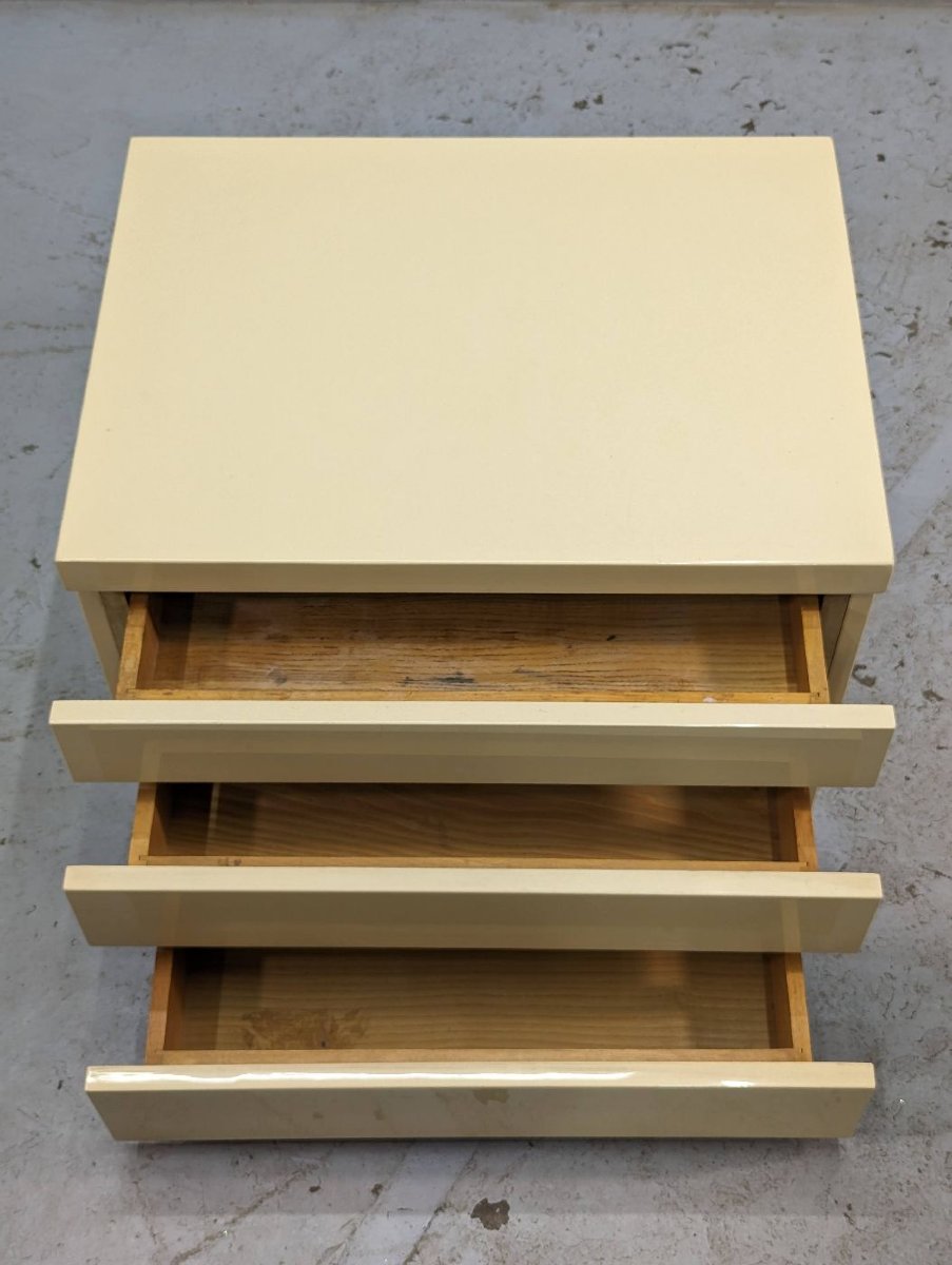 Pair Of Small 3-drawer Cream Lacquered Chests Of Drawers From The 80s By Jean Claude Mahey-photo-5