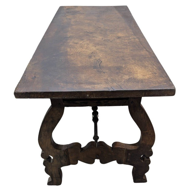 Table formant bureau d'époque XVIIIème en noyer avec une traverse en fer forgé-photo-3