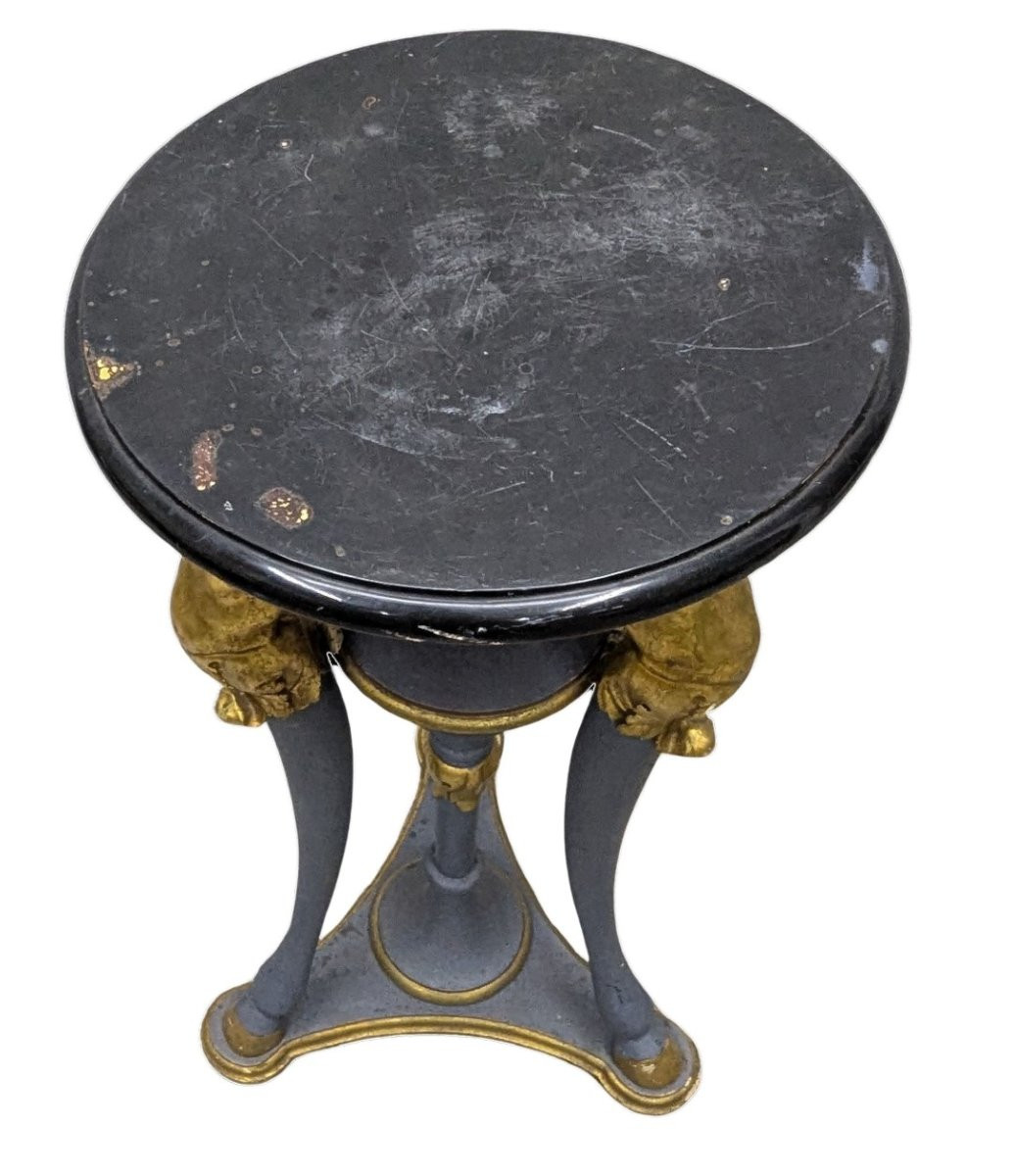 Paire de sellettes en bois laqué et doré à décor de Putti-photo-4
