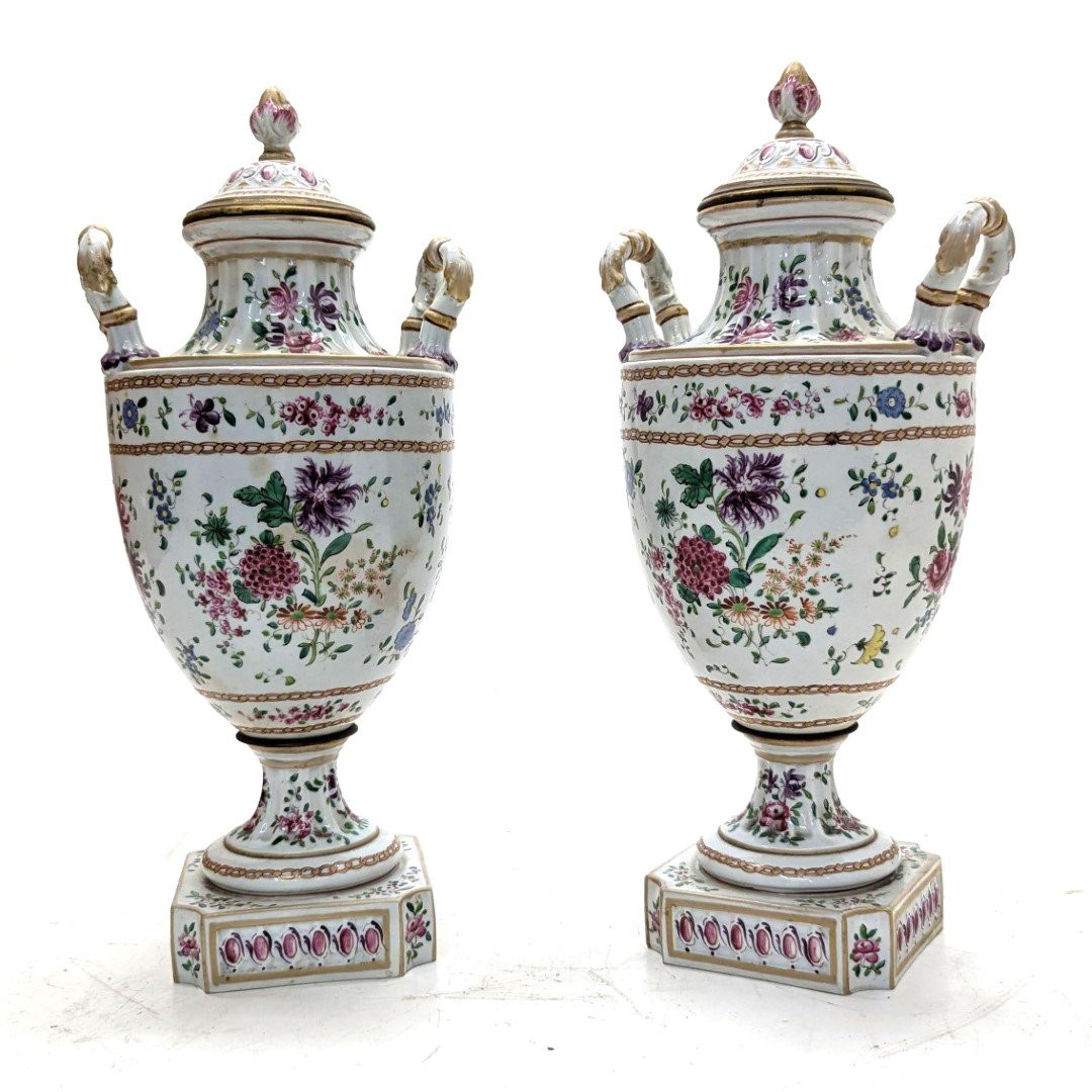 Pair Of 19th Century Covered Vases In Samson Porcelain-photo-2