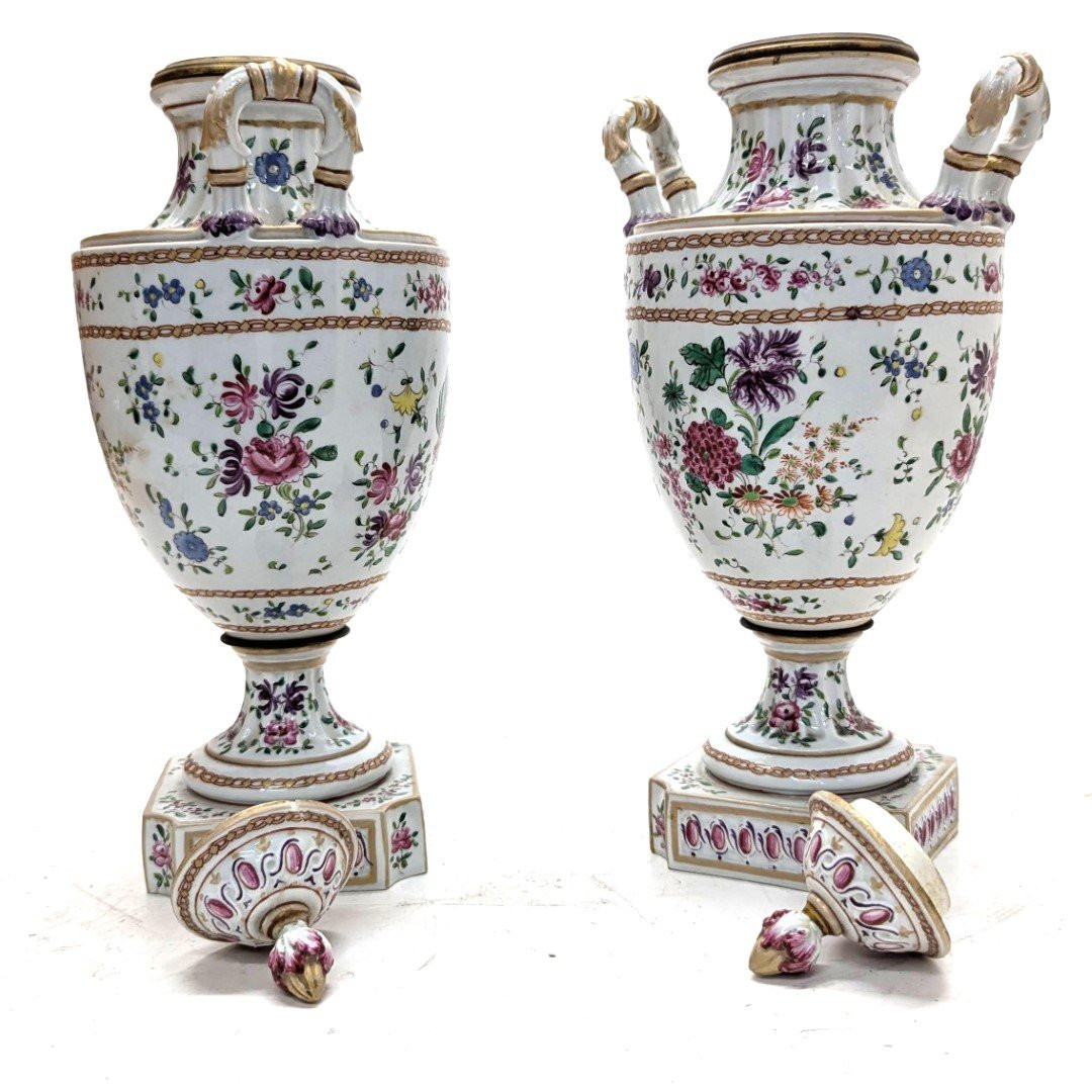 Pair Of 19th Century Covered Vases In Samson Porcelain-photo-3