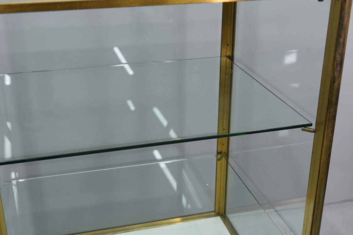 Collector's Arched Brass Display Case 1970-photo-3
