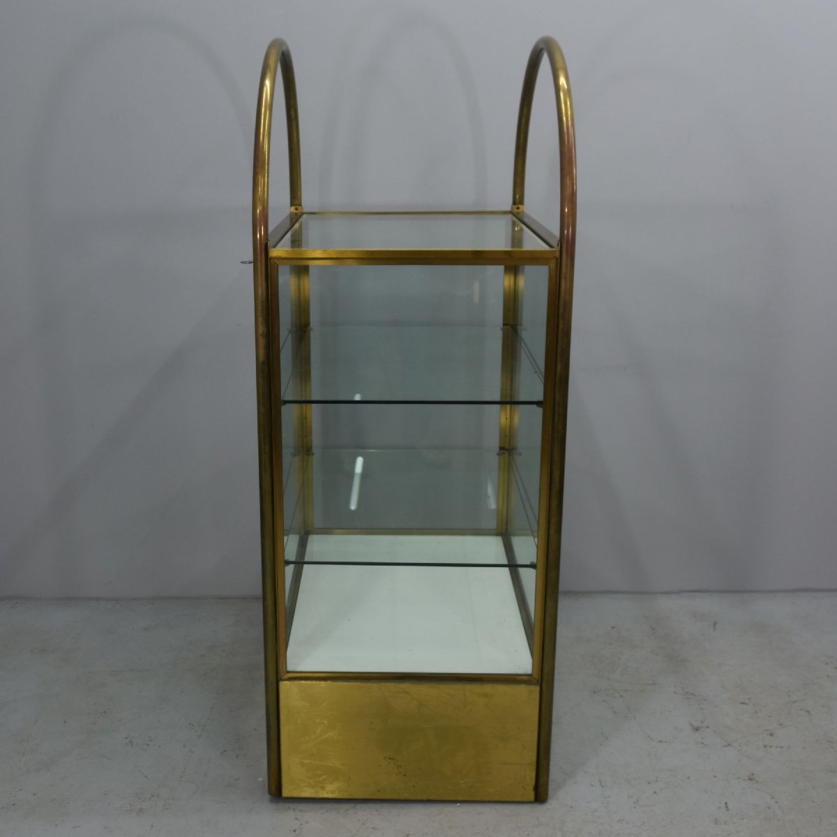 Collector's Arched Brass Display Case 1970-photo-4