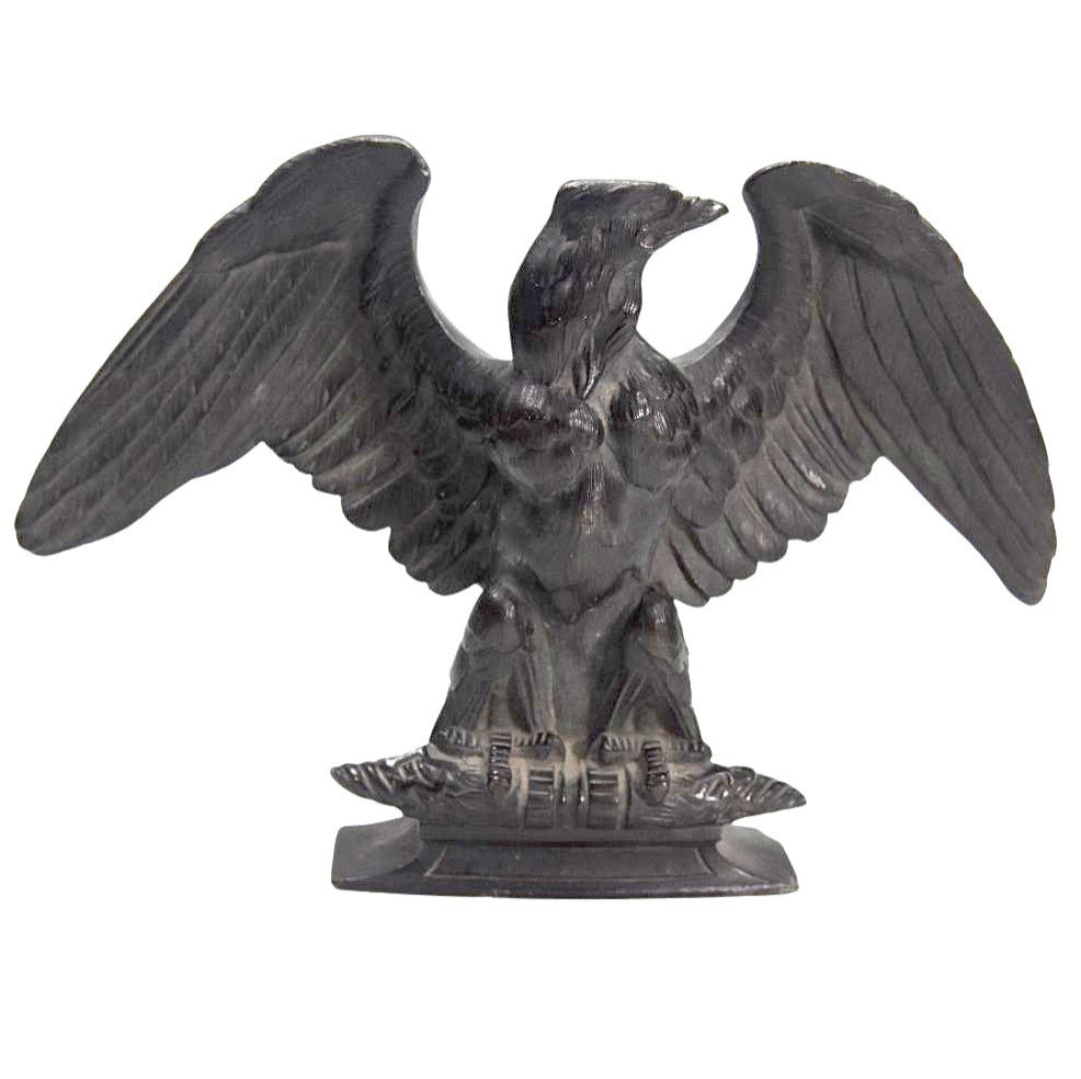 Aigle des Tuileries en bronze patiné.