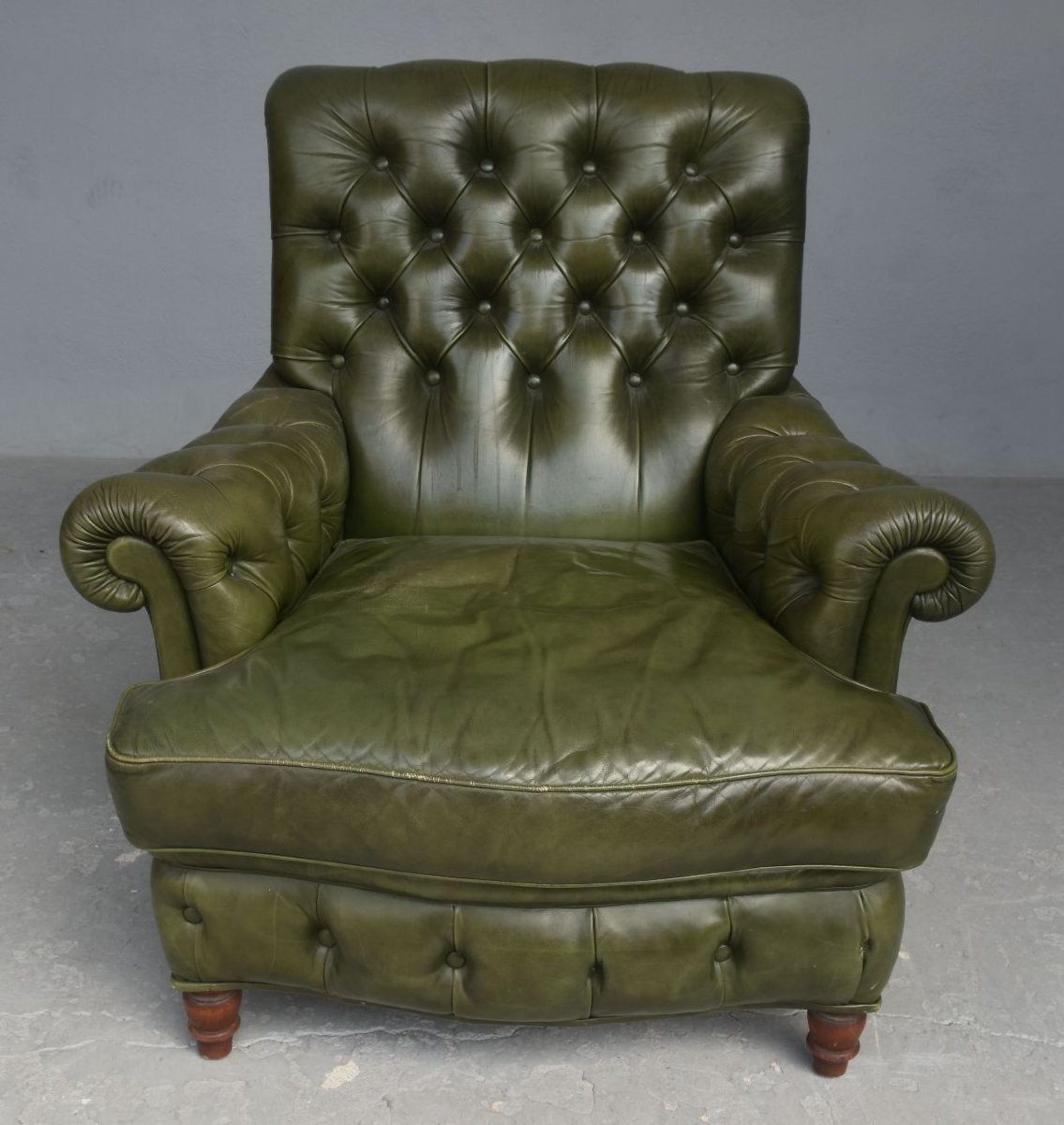 Olive Chesterfield Leather Armchair With Footstool-photo-3
