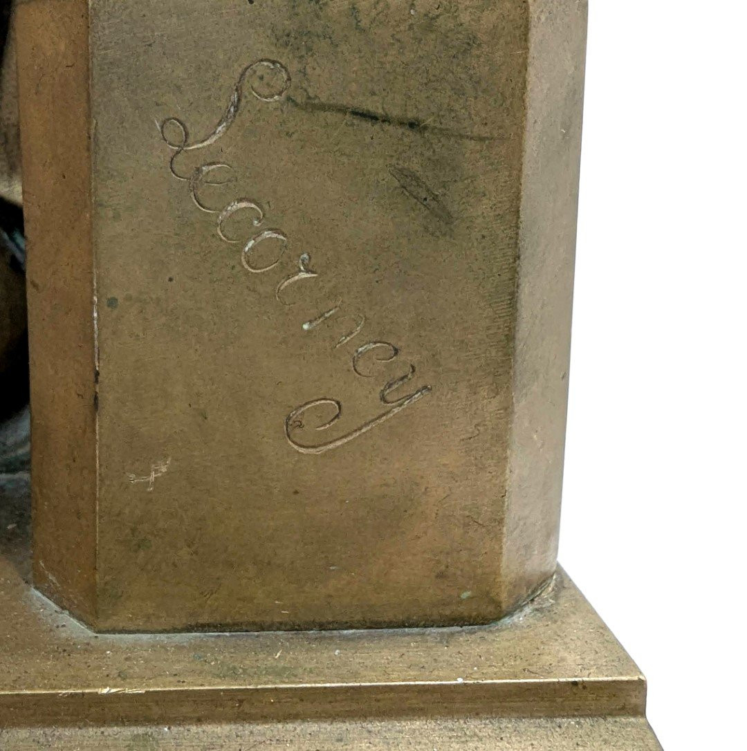 Bronze de Nicolas Lecornet: jeune enfant se poudrant le visage fin XIXème-photo-4