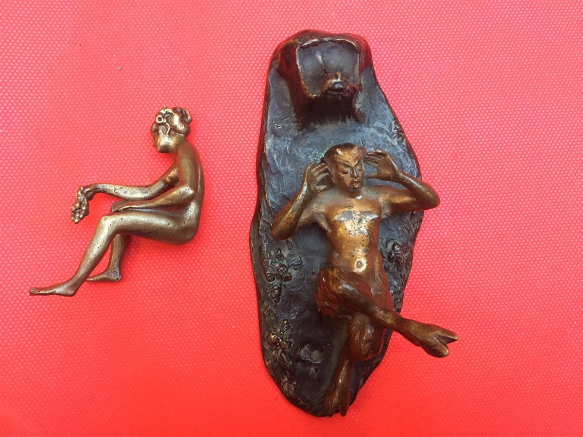 Curiosa En Bronze Patine Médaille Au Faune Et à La Jeune Femme-photo-4