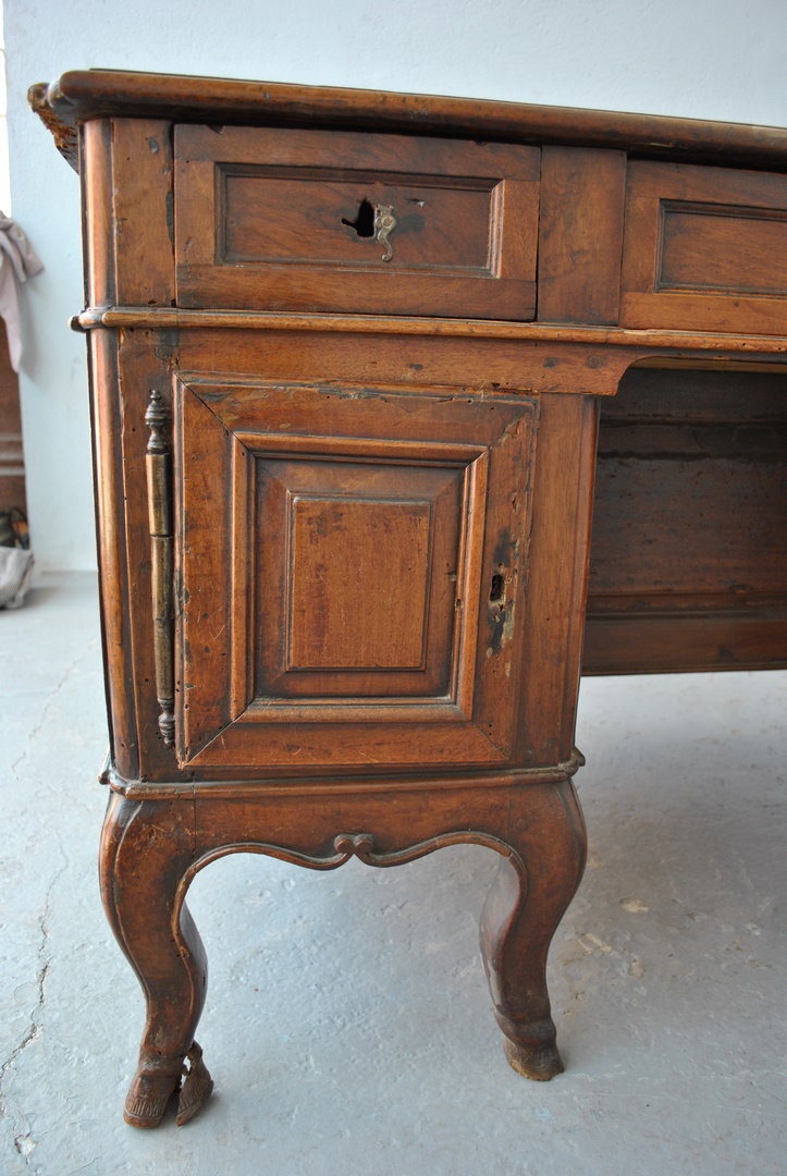 Bureau Forme Mazarin Louis XV En Noyer d'époque XVIIIème-photo-4