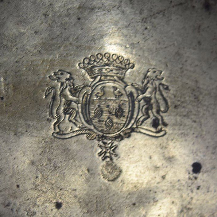 17th Century Toilet Service In Bronze Coat Of Arms-photo-3