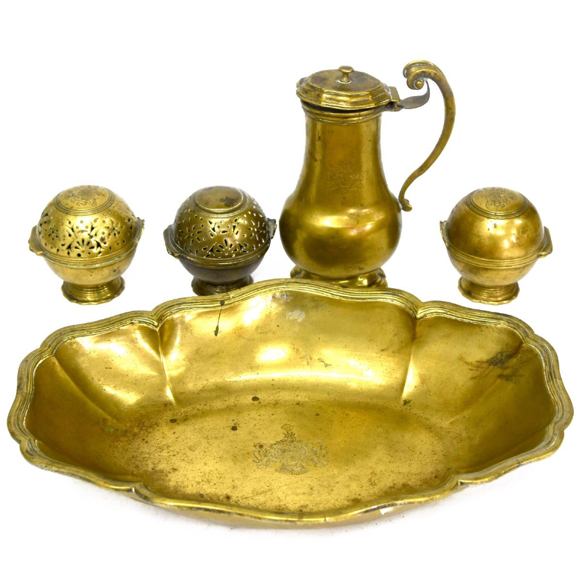 17th Century Toilet Service In Bronze Coat Of Arms