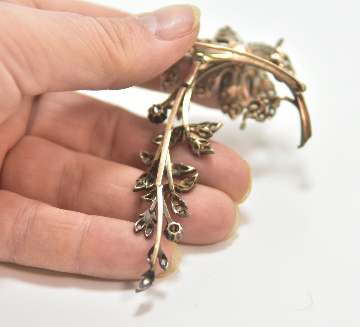 Trembleuse Brooch In Gold And Silver Composed Of 4 Articulated Strands And 1 Floral Pattern-photo-4