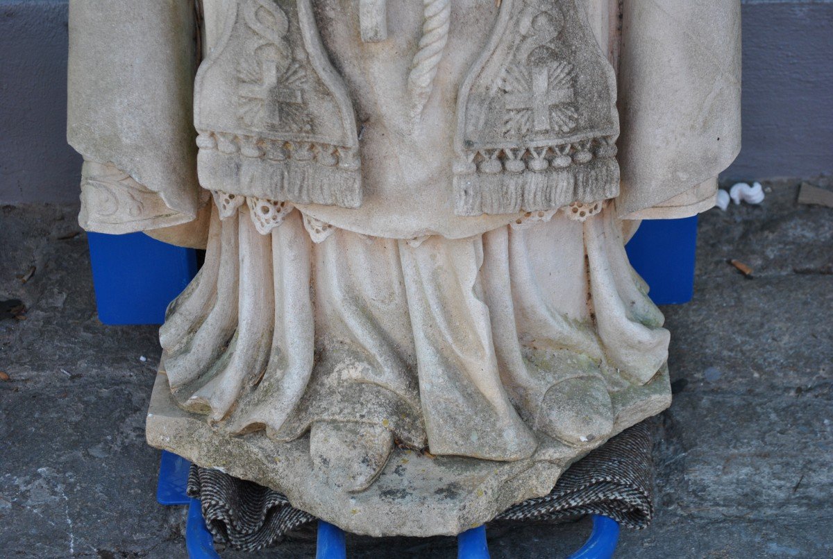 Statue Ancienne En Pierre Représentation Papale-photo-3