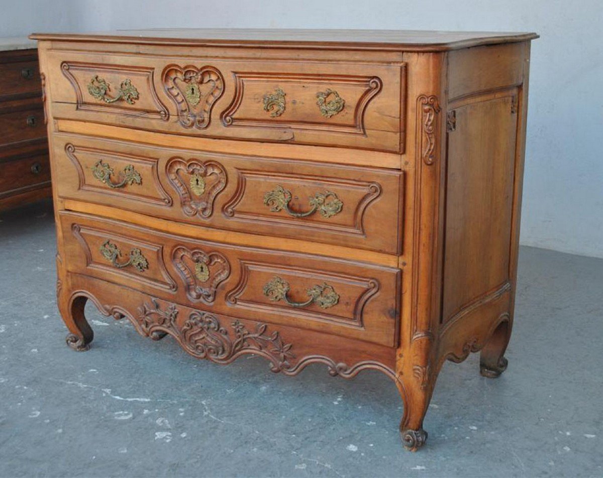 18th Century Curved Walnut Commode-photo-3