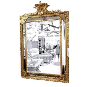 Large Closed Mirror Decorated With Cherubs Gilded With Gold Leaf 