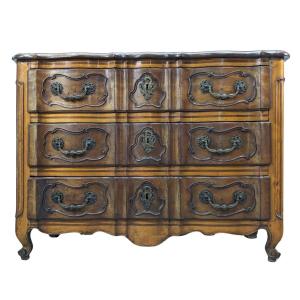 Curved Walnut Crossbow Chest Of Drawers 18th Century