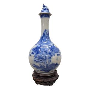 Vase couvert blanc bleu de chine XIXème