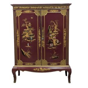 Bahut chinoisant en bois laqué vers 1950