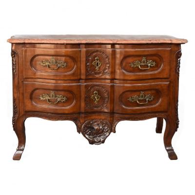 Commode Sauteuse En Noyer De Forme Arbalète  époque XVIIIème