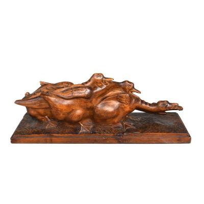 Oies Se Disputant Une Grenouille Par H Petrilly Sculpture En Bois Art Déco