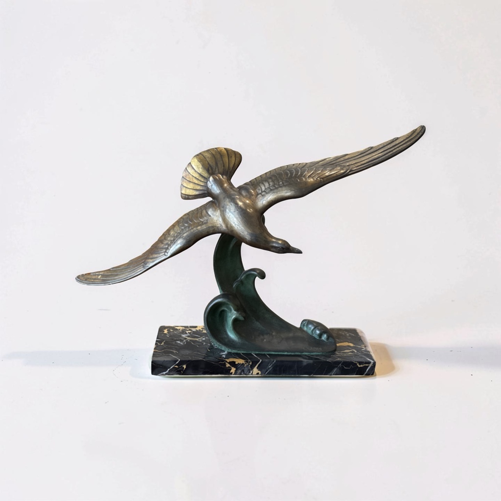 Sculpture en bronze Art déco représentant une mouette