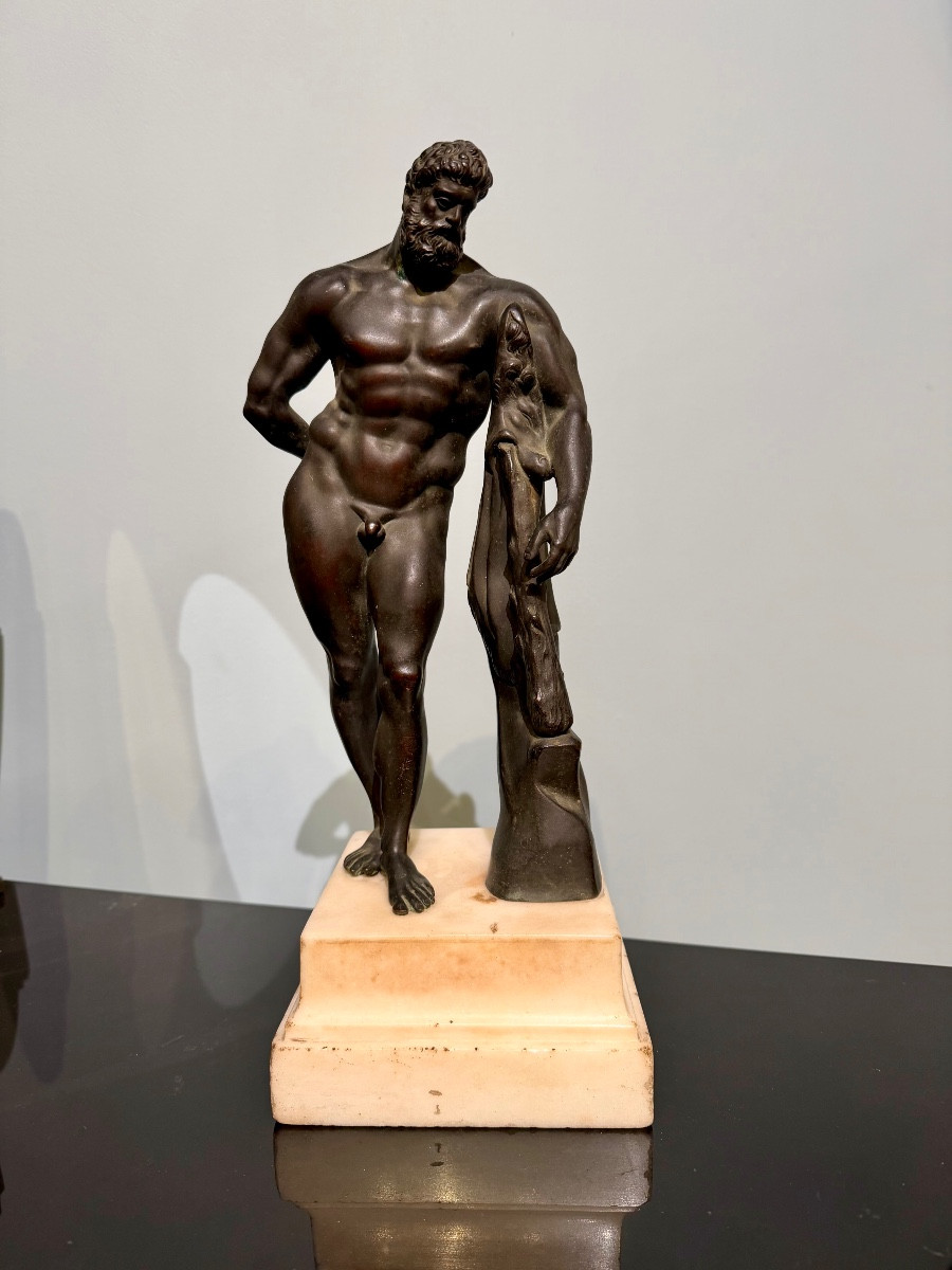 Hercules Farnèse en bronze