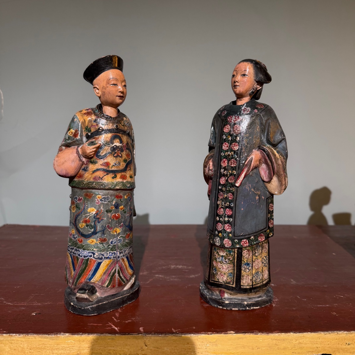 A Pair Of Polychrome Terracotta Magots "nodding Heads"-photo-2