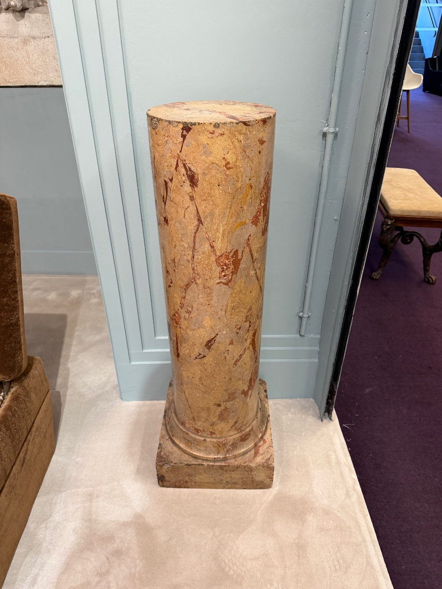 Colonne en scagliole à l'imitation du marbre sarrancolin