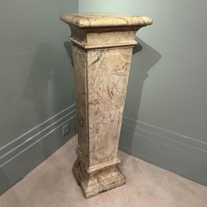 Gaine en marbre sarrancolin d'époque Louis XIV