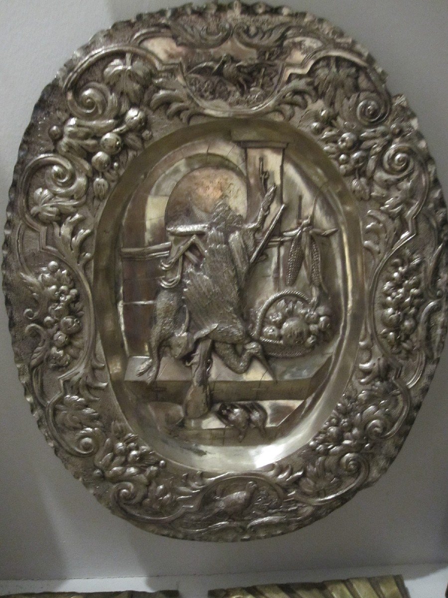 Large Repoussé Silver Tray With Hunting Motifs. Habsburg Or Hanau, Early Eighteenth Century-photo-5