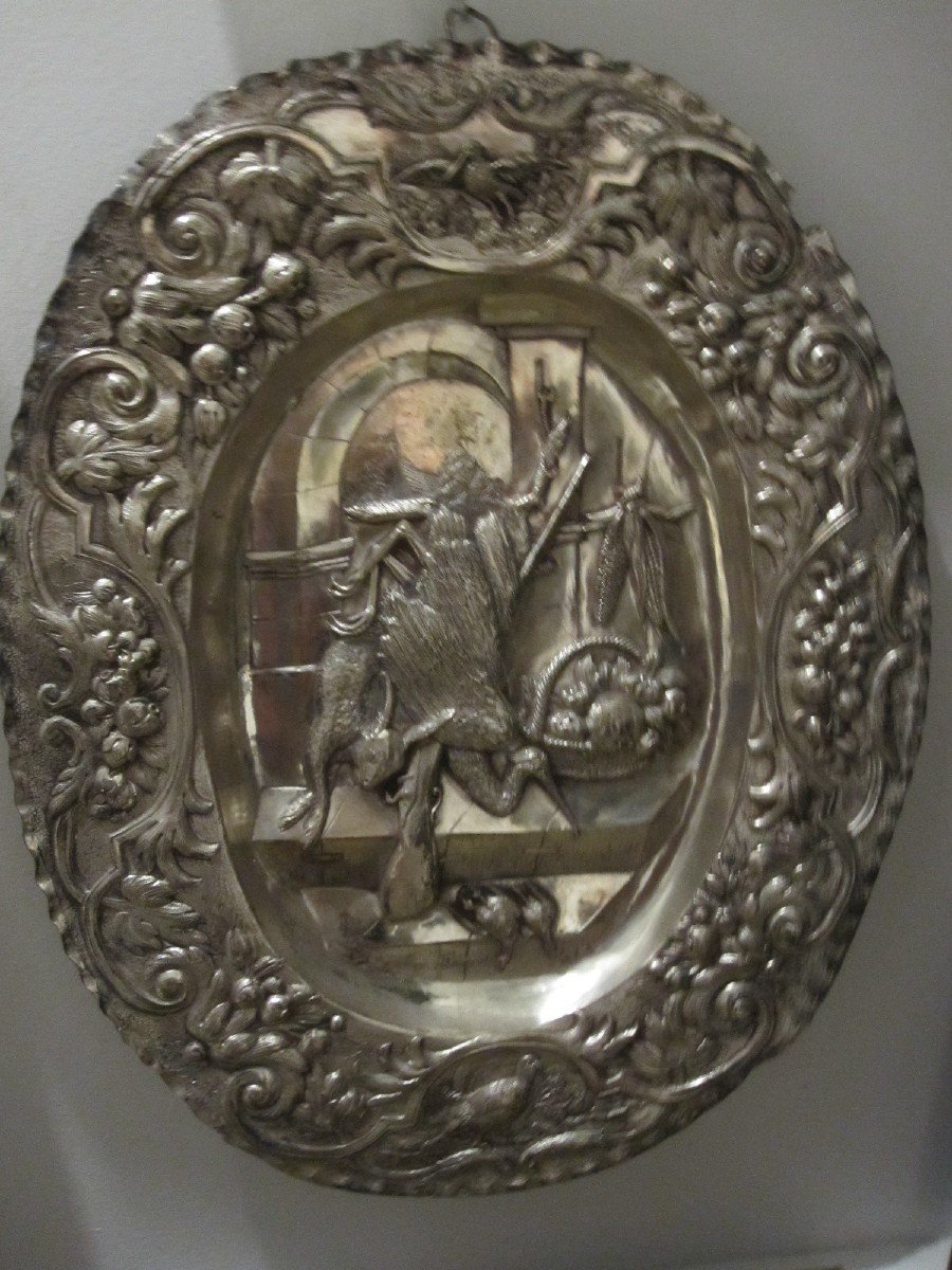 Large Repoussé Silver Tray With Hunting Motifs. Habsburg Or Hanau, Early Eighteenth Century